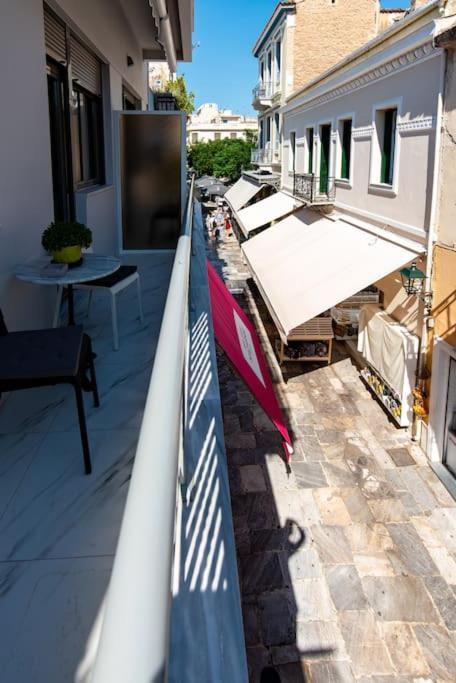 Ferienwohnung Plaka Rafaela Elegant Urban Retreat In Athens Historic Heart Exterior foto